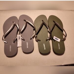 2 pairs of old navy sandals